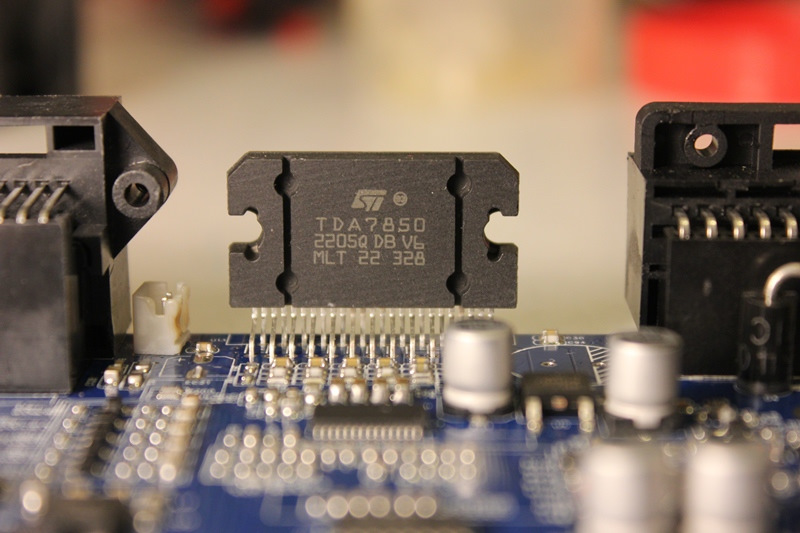 Обзор усилителей звука в штатных магнитолах