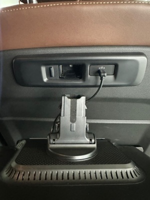 Комплект из 2-х android мониторов для задних пассажиров для BMW G серии в штатные места RDL-1188 BMW