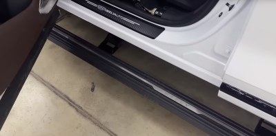 Электрические выдвижные пороги для Geely Monjaro