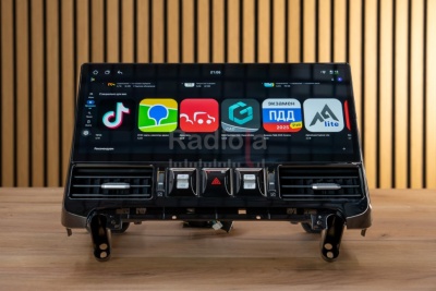 Магнитола для Toyota Land Cruiser 200 2008-2015 - Radiola RDL-LC200H 07-15 DH17  монитор 17"на Android 13, 8ГБ+256ГБ, SIM-слот