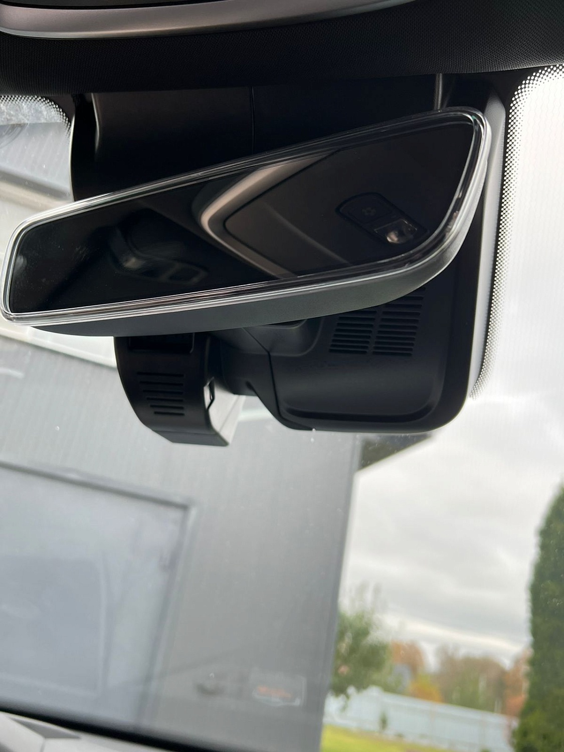 Штатный видеорегистратор  для Geely Tugella /RedPower DVR-GL3-G