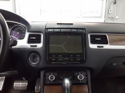 Магнитола для Volkswagen Touareg II 2010-2018 (RNS850 - все штатные функции и обогревы сохраняются) - Radiola RDL-TRG-H на Android 12, 8+128, CarPlay, 4G SIM-слот